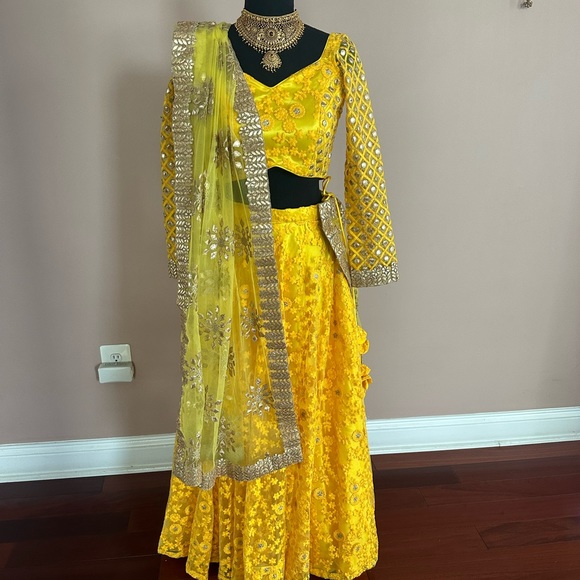 Stunning Yellow Lehenga - Perfect for Haldi Functions - Size S/M - Picture 4 of 5